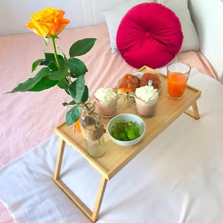 Reims : Recently Refurbished Apartment Close To Town Center * ריימס